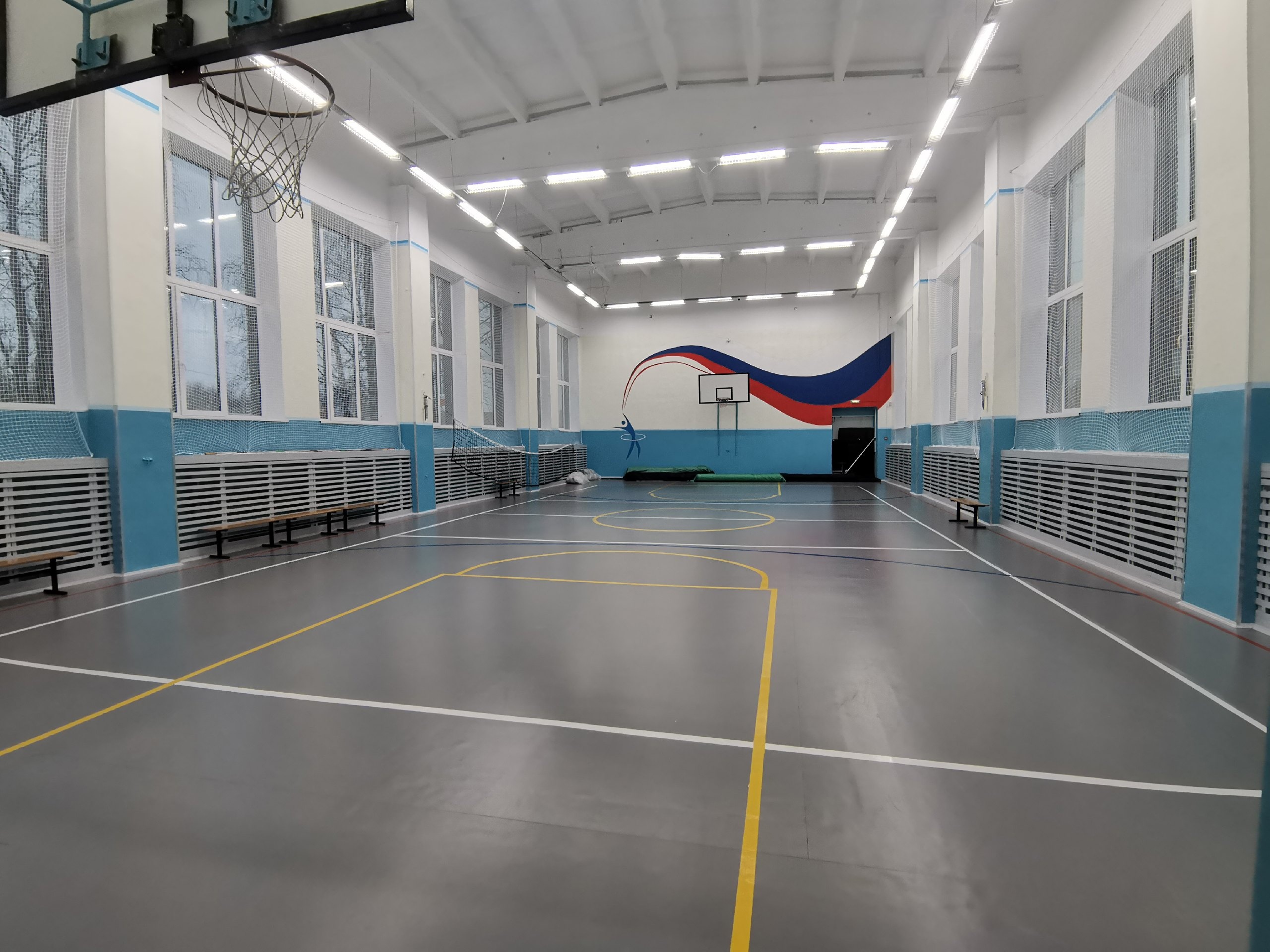 Спортивный зал в основной школе